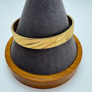 Monet Gold Tone Textured Twist Design Bangle Bracelet Size 7.5" FIt